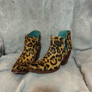 Cheetah ariat botties